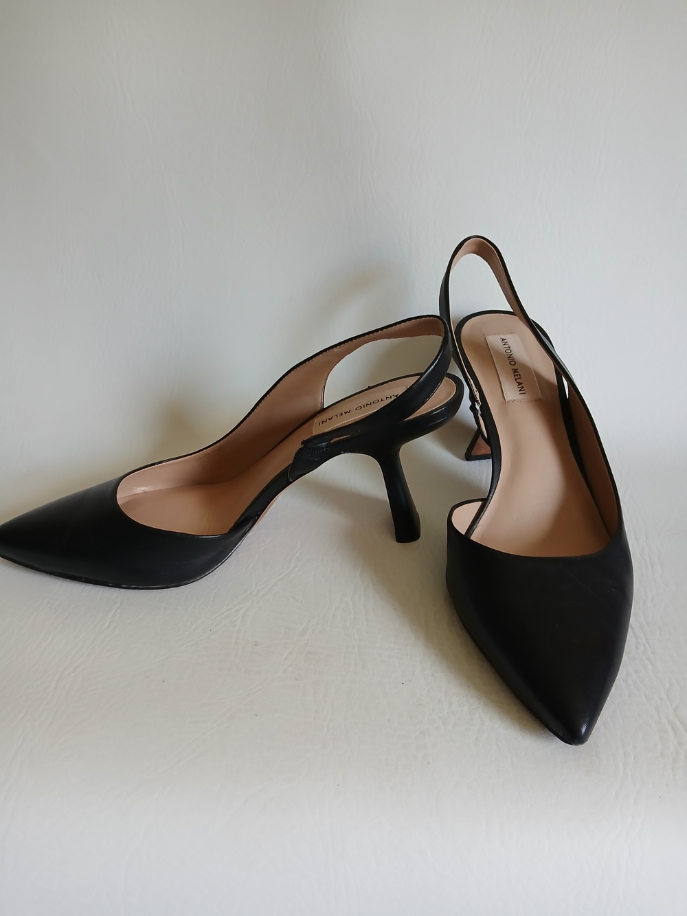 ANTONIO MELANI Black Pointed Slingback Leather Heels Sz9M